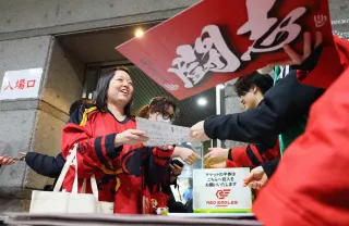レッドイーグルス「今年こそ優勝を」苫小牧の会場熱気 アジアリーグPO