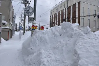留萌も大雪　路線バス運休相次ぐ　27日に通常運行へ