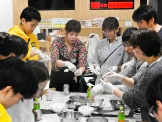 イカ飯作りで若者交流　松前で独身男女が街コン