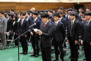 滝川で学びの扉開く　国学院道短大で入学式