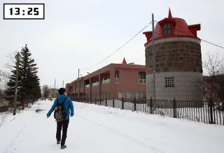 右手に大きなサイロ。北海道を感じるのどかな風景だ