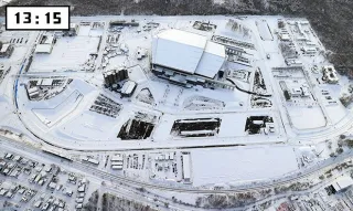 空から見た「北海道ボールパークＦビレッジ」。千歳線（写真下）の車窓からは新球場が間近に見えた