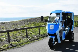 北見市常呂町のワッカ原生花園を電動三輪車で散策するツアー