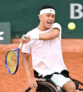 小田凱人決勝へ、上地結衣は敗退 全仏オープン車いすテニス：北海道