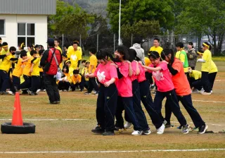 ムカデリレー、仲間と力合わせ　宗谷・留萌管内で運動会