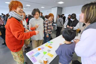 知識や種を共有できる、役に立つイベント」 函館で交換会：北海道新聞