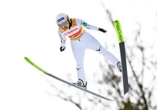 丸山が5勝目、勢藤6位　W杯ジャンプ女子第9戦