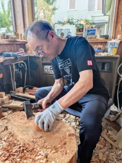この人に聞きたい＞八雲町の木彫り熊作家・小熊秀雄さん 究極の