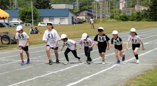今年で最後となった少年少女陸上記録会（6月26日、町提供）