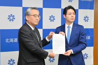 知事、泊原発の安全対策徹底申し入れ　再稼働同意巡り北電社長と面会