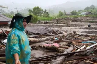 豪雨の死者45人に　インドネシア、各地で洪水