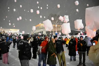 ランタンふわり　願い乗せ　倶知安で春節祝う催し