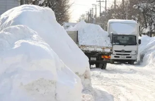 除排雪費　過去最大286億円　札幌市が新年度予算案発表　総額1兆3185億円、財調残高105億円