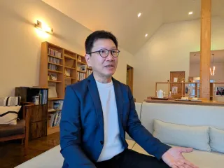 ニセコや富良野をよそに美瑛にこだわるワケは　 台湾の観光サービス会社「ラベンダーフォレスト」の王会長に聞いた＜疑問　ここが知りたい＞