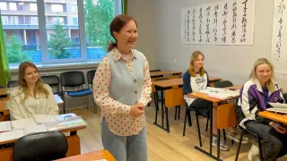「シベリア・北海道　観光・姉妹都市交流センター」の日本語の授業=5月22日夜、ノボシビルスク