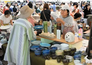 北海道最大級「えべつやきもの市」開幕　224店参加、初日は1万６千人来場