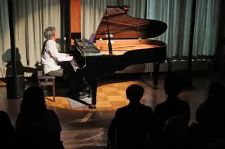 自然や暮らしの音とピアノの調べ　旭川で守時さんの演奏会