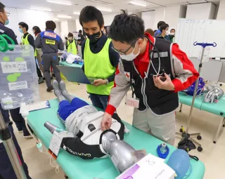 災害現場の医療学ぶ　派遣隊員養成へ札医大で研修　23病院から35人