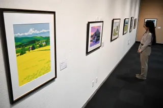 藤倉英幸さん、ニセコで貼り絵展 4～7月の道内描く：北海道新聞デジタル