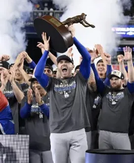 祝、ワールドシリーズ MVP男！！ フリーマンが右足首手術 ワールドシリーズMVP：北海道新聞デジタル