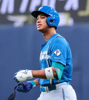 巨人、三塚琉生外野手を支配下に 背番号96、長打力が武器：北海道新聞