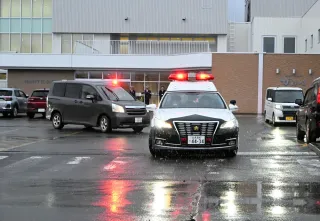 美幌、網走　春の交通安全運動で啓発　パトライトや旗の波で事故防止