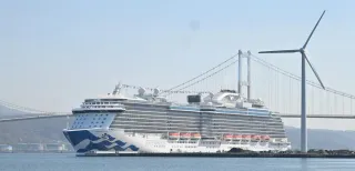 「ロイヤル・プリンセス」室蘭初寄港　国際クルーズ船　乗客3300人が観光楽しむ