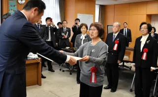 北方領土返還運動に多大な功績、6人と1団体表彰　黄川田北方相「世論啓発にお力添えを」