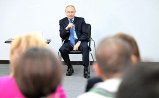 プーチン氏、極東の支持拡大に躍起　大統領選　開発停滞も懸念