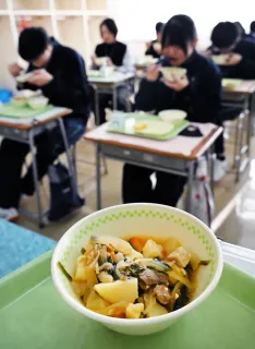 はこだて和牛の給食　木古内中生が考案　小、中で試食会