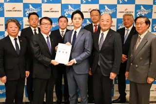 GX推進など13項目を要望　道商連が知事に提出