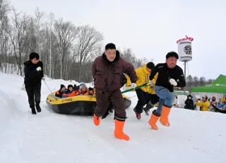 白銀のフェス、7千人満喫　富良野