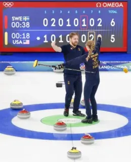 スウェーデンが初優勝　カーリング・10日