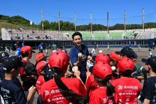 元日ハム杉谷拳士さんが稚内で野球教室　宗谷の球児90人に上達のコツ指導