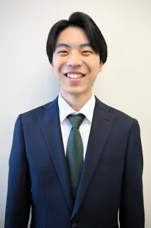 ＜浦河＞秋田県出身の日高信金の新入職員　相田駿さん（22）