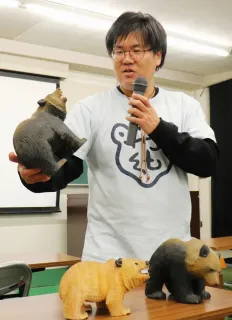 木彫り熊100年の歴史解説　八雲で講演＆鑑賞会、次回は30日