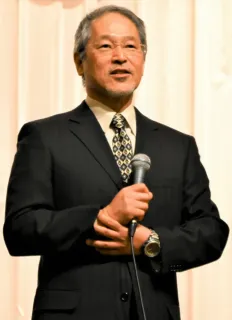 馬産地支えた獣医たたえる 退任の樋口さん慰労会 新ひだか