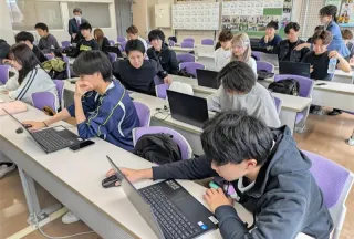 「政策立案」資料に生成AI　登別の専門学校