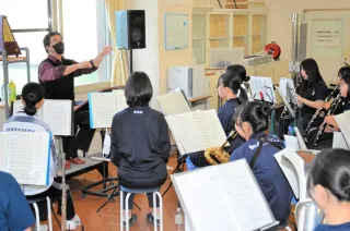 知内高、生徒全国募集に本腰　部活支援強化、海外留学などＰＲ　２学級維持に危機感