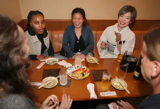 「スナックまた来たい」　海外客向けさんろく街ツアー　旭川の観光協、文化発信に手応え