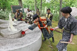 神と先祖に祈り　旭川でアイヌ民族の伝統儀式