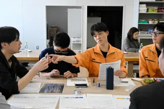 札幌・みなみの杜高等支援 チョーク廃材から定規 市内企業と開発、4月