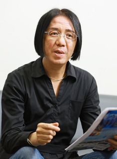詩人宇梶静江さんの映画を監督した　金大偉（きん・たいい）さん