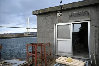 住民に緊張、自主避難相次ぐ　西胆振に津波注意報　JR運休や臨時休校も