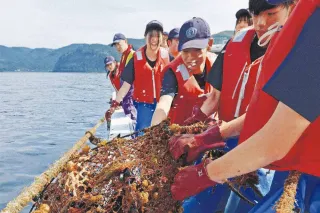 海での実習、社会で通用する力に　小樽水産高校で見た「職業学科の強み」