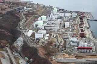 泊原発再稼働容認の知事　「現実的な選択」表現抑制　野党「拙速」と批判