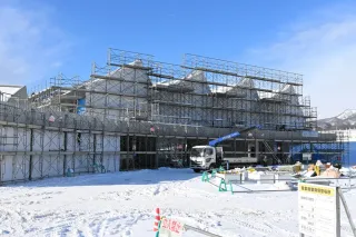 登別市本庁舎の工費6億円増　市議会委で報告　資材高騰で事業費83億円超