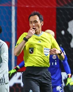 Ｊリーグ３０周年記念試合で主審を務めた　木村博之（きむら・ひろゆき）さん