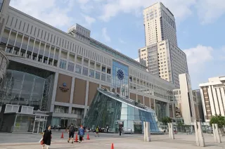 【注目】JRタワーの衣料品店など午後8時閉店　4月から1時間繰り上げ　働き方改革