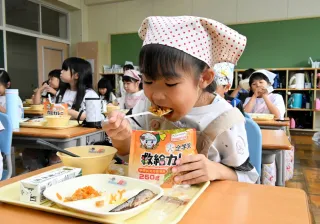 非常時の「救給カレー」体験　紋別の小中給食　9月1日防災の日